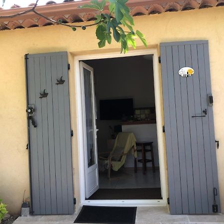 Le Cabanon Des Hirondelles Vila Villecroze Exterior foto