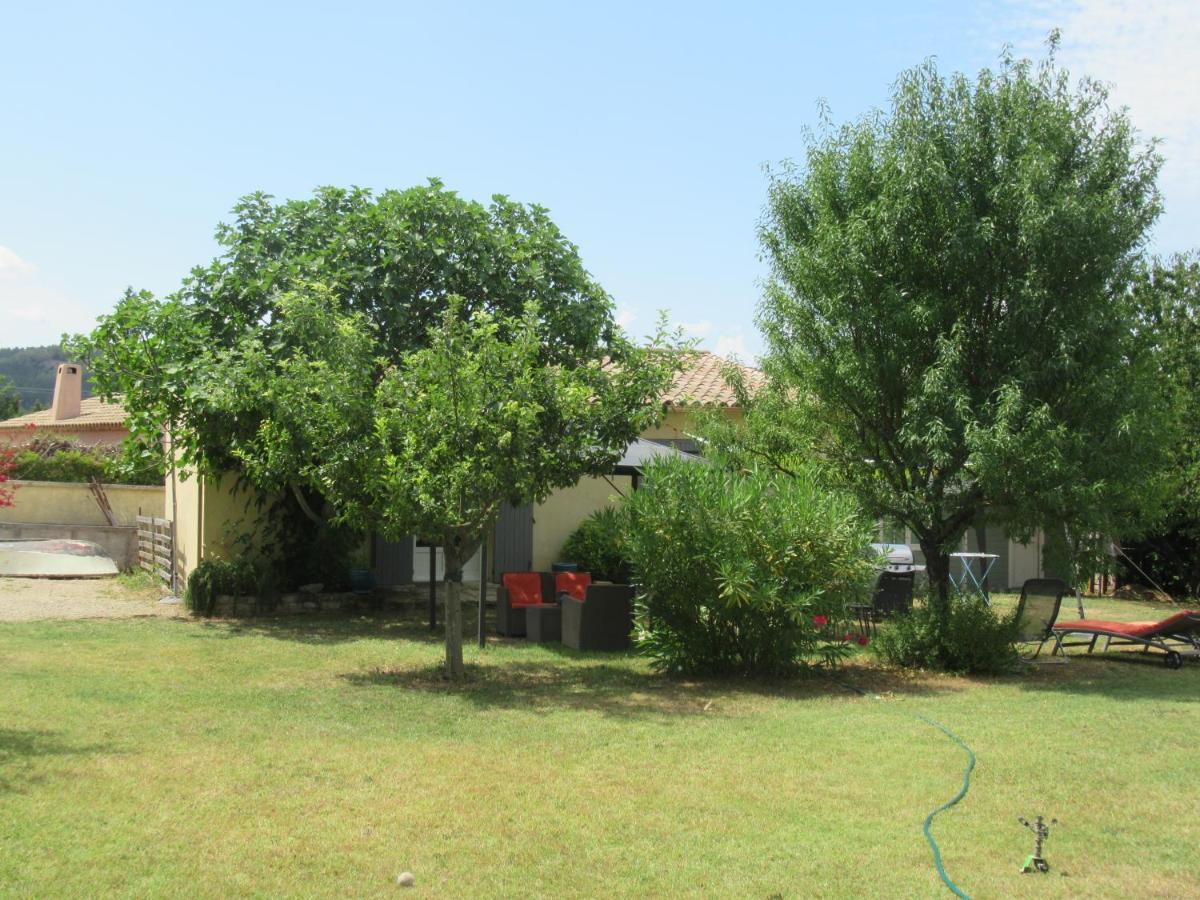 Le Cabanon Des Hirondelles Vila Villecroze Exterior foto